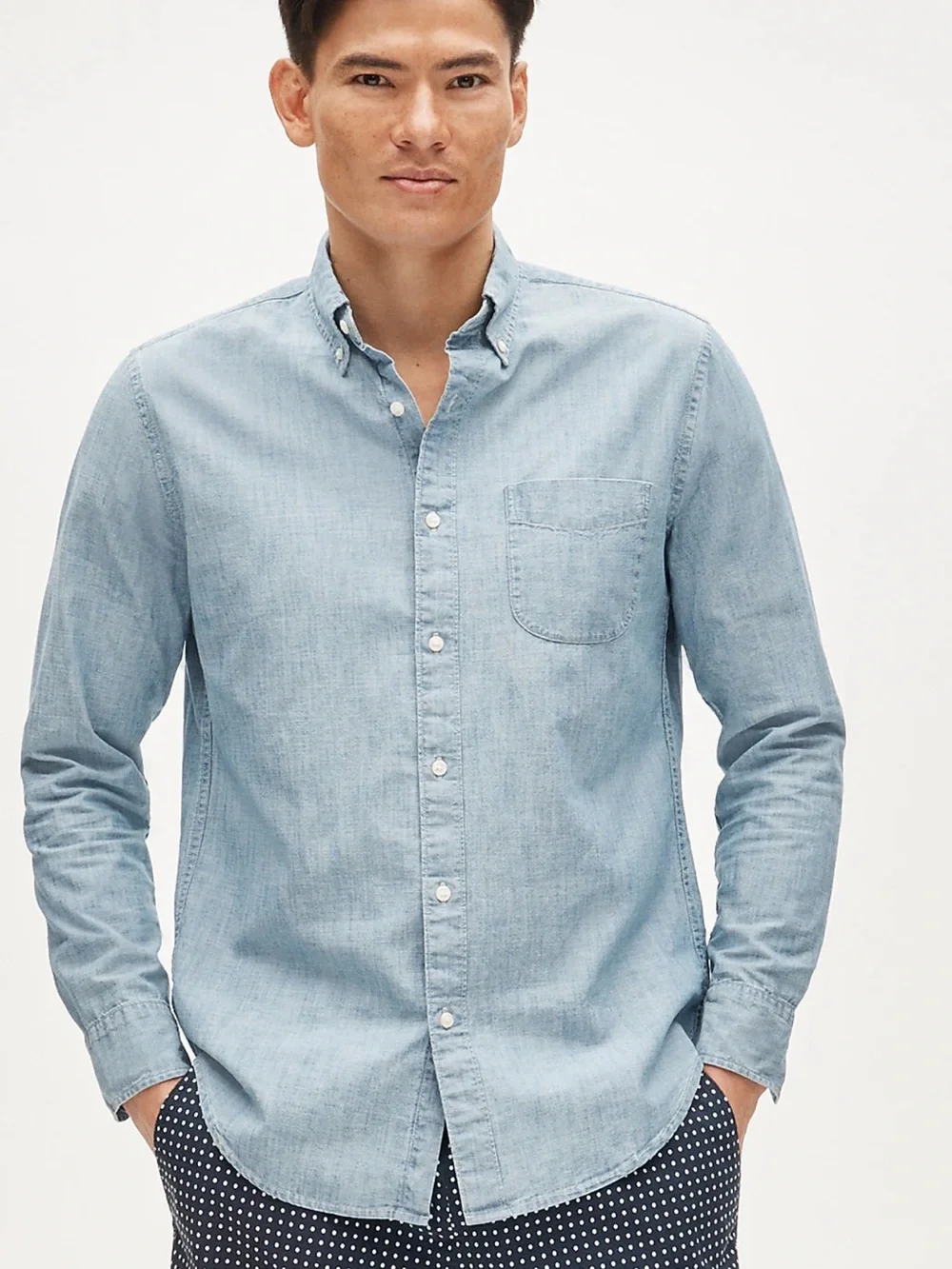 J. Crew Light Wash Chambray Denim Button-Down Shirt w Pocket Mens Large